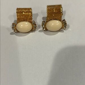 Vintage Elegant Gold and Cream cuff links